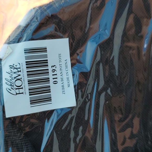 Zebra print Bean Pot Tote, insulated. New. Not personalized. Solid black top. - Picture 7 of 10